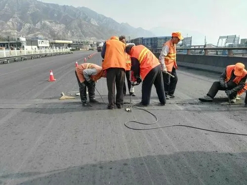 策勒道路桥梁病害治理